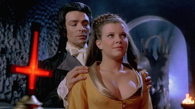 Les Sévices de Dracula 02